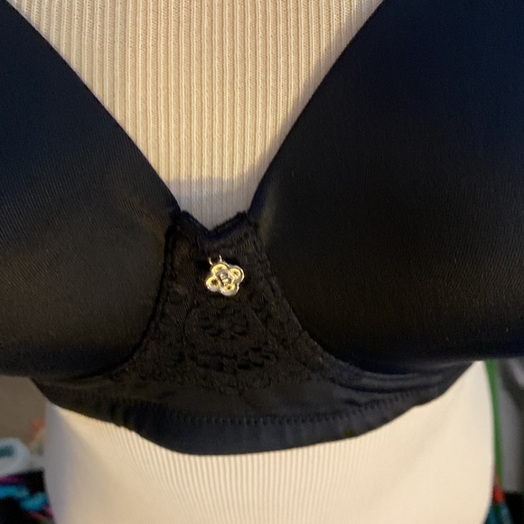 New Breezies  Luxe Lace Wirefree T-Shirt bra Black, 36 DD - Picture 3 of 13